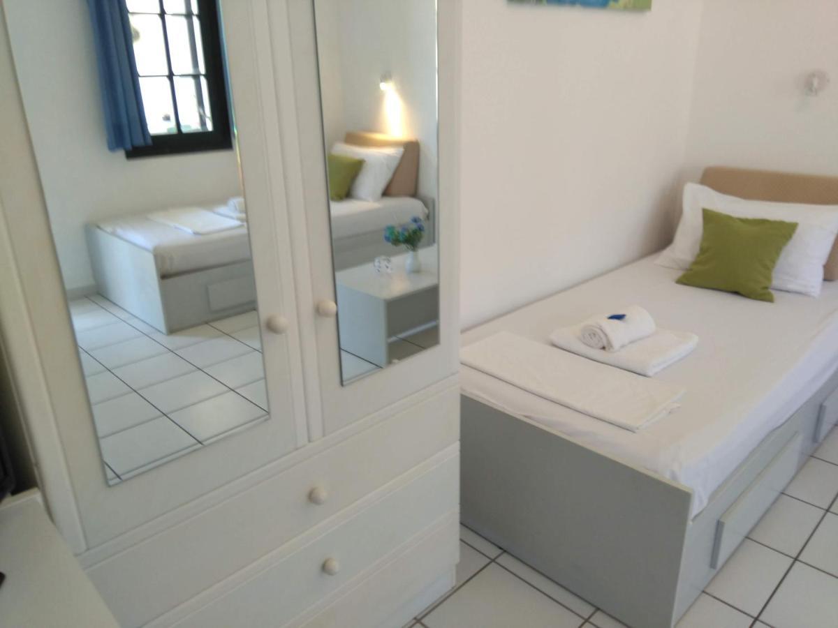 Julies Apartments Kokkini Hani Esterno foto